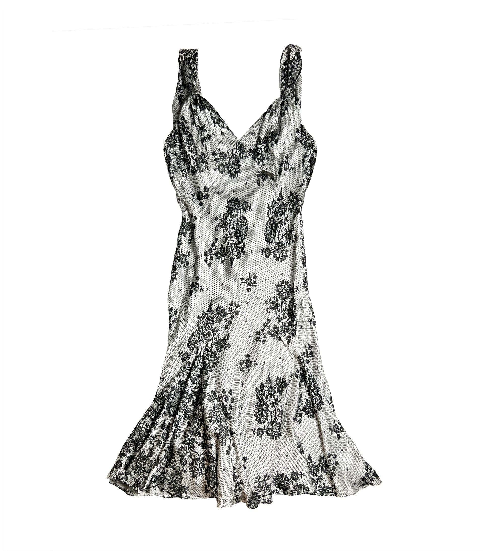 bias cut dress galliano Galliano didn't invent the bias cutbut he turned it into a defining pillar of 90s fashion, incorporating it continuously in his collections for Dior as well as his namesake house. Inspired by